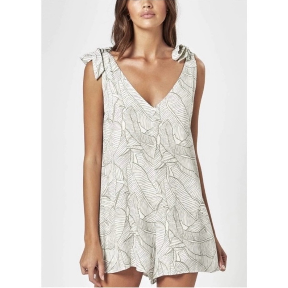 Charlie Holiday Motel Banana Leaf Palms Tropical
Romper Size 6